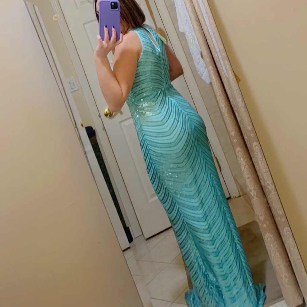 Prom dress - Picture 2 of 3